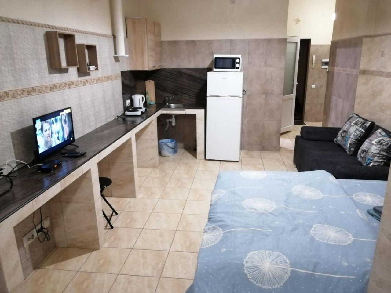 по улице коновальца, 36-э Apartment *
