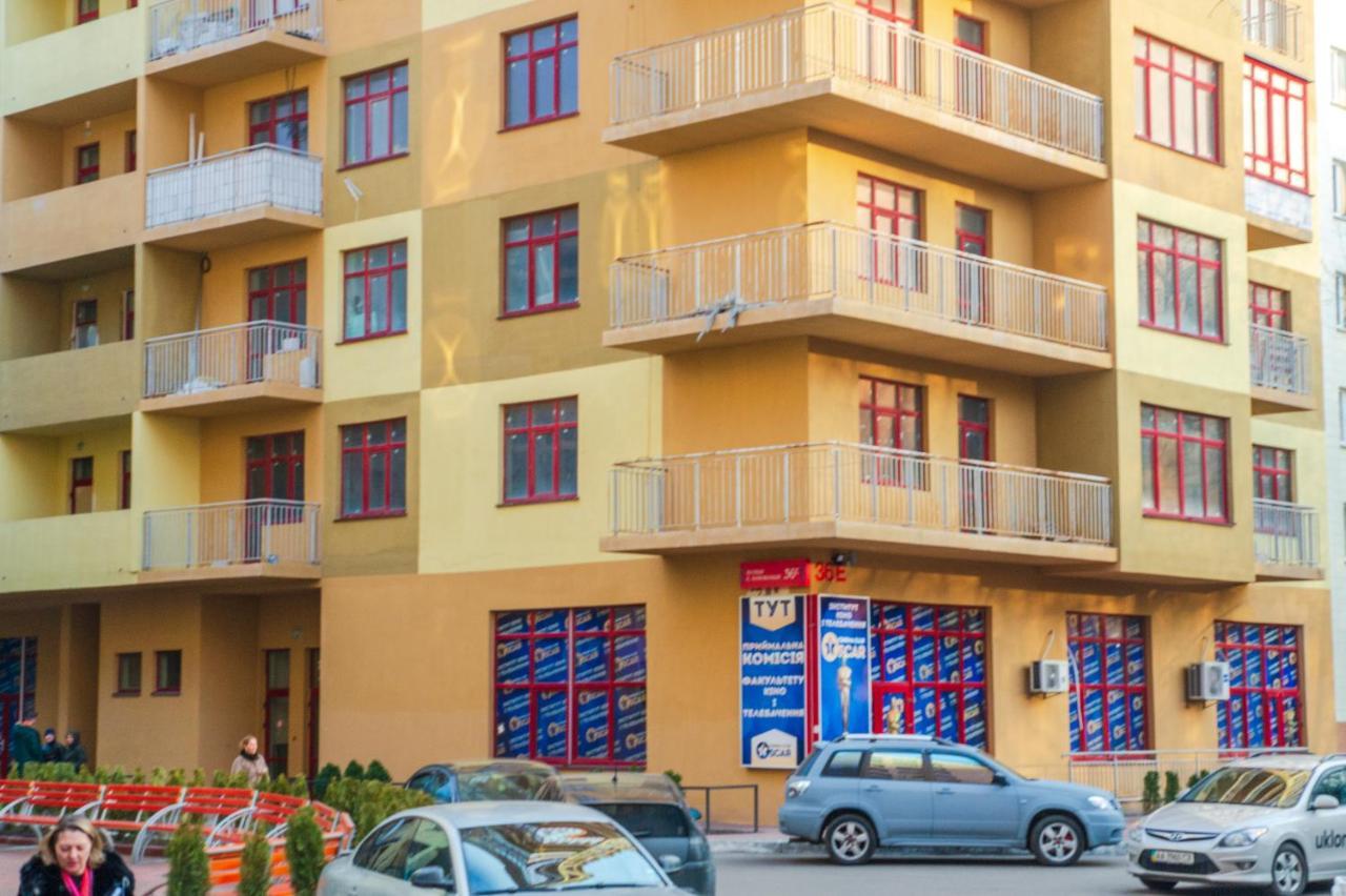 Apartment по улице коновальца, 36-э Kyiv